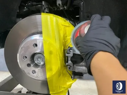 BMW 휠.. 왜 이렇게 만들까... 휠에 장착된 플라스틱 커버는 무슨 의미가 있나? 경량화? 디자인? 신형 740D 신0차 출고 작업 휠 커버 + 휠 블랙 도색 + 캘리퍼  도색 / 용인 처인구