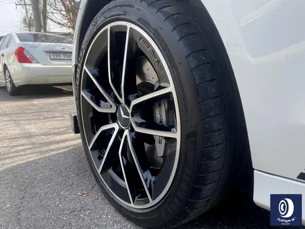 벤츠 C43 AMG 휠 상처 수리 후, 다이아몬드 커팅 가공을 이용한 블랙 폴리시 투톤 휠 커스텀 도색 / 용인 처인구