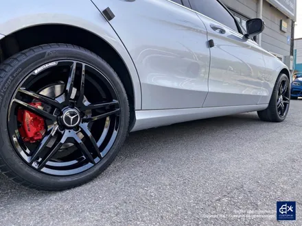 벤츠 W205 C200d 휠수리 후 블랙유광 휠도색 + 레드 캘리퍼 도색 / 용인 처인구