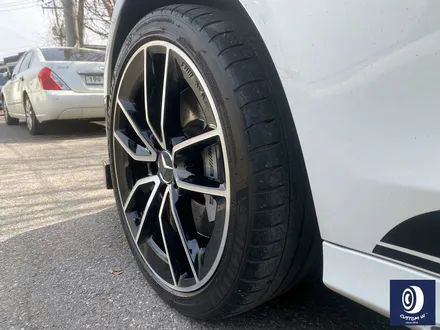 벤츠 C43 AMG 휠 상처 수리 후, 다이아몬드 커팅 가공을 이용한 블랙 폴리시 투톤 휠 커스텀 도색 / 용인 처인구