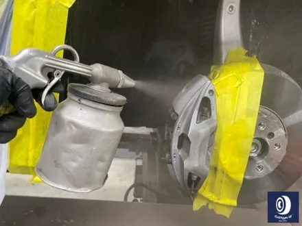 BMW 휠.. 왜 이렇게 만들까... 휠에 장착된 플라스틱 커버는 무슨 의미가 있나? 경량화? 디자인? 신형 740D 신0차 출고 작업 휠 커버 + 휠 블랙 도색 + 캘리퍼  도색 / 용인 처인구