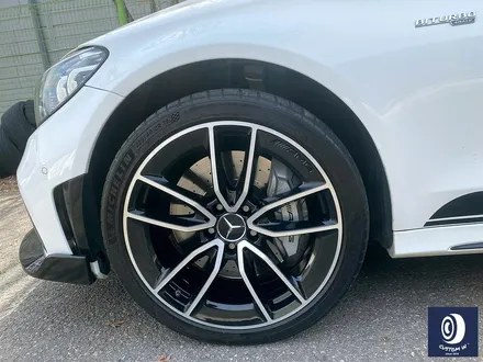 벤츠 C43 AMG 휠 상처 수리 후, 다이아몬드 커팅 가공을 이용한 블랙 폴리시 투톤 휠 커스텀 도색 / 용인 처인구