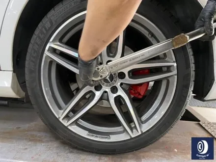 벤츠 W213 E300 엄청난 부식_! 제거 후, 레드 캘리퍼 도색 / 난관을 해결하고 성취감과 뿌듯함을 주셔서 감사합니다 /이제는 부식 걱정 없어요~: -) / 용인 처인구