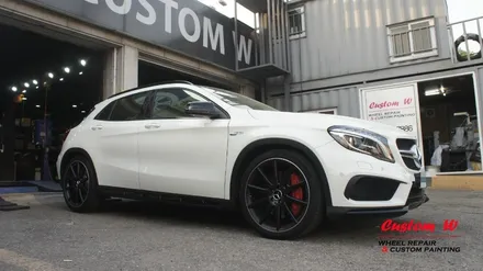 벤츠 GLA 45 AMG 차량의 조수석 리어 1개의 휠 다이아몬드컷팅 휠수리(복원) / 용인 처인구