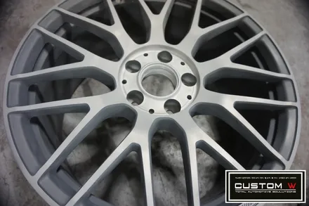 벤츠 W205 C63 AMG 휠 블랙유광 휠도색, 레드 AMG 캘리퍼도색. / 용인 처인구