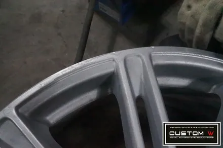 포르쉐 카이엔 GTS 휠 실버+블랙 투톤 휠도색.!  상처수리후, 복원 도색 분당 용인 수입차 포르쉐 휠수리 휠도색 커스텀W / 용인 처인구