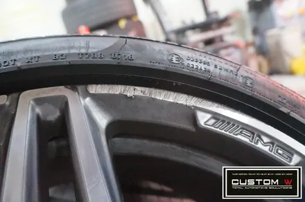 벤츠 E220D 쿠페 (C238) 휠상처 수리후, 블랙유광 휠도색 수입차 벤츠 휠수리 커스텀W. / 용인 처인구