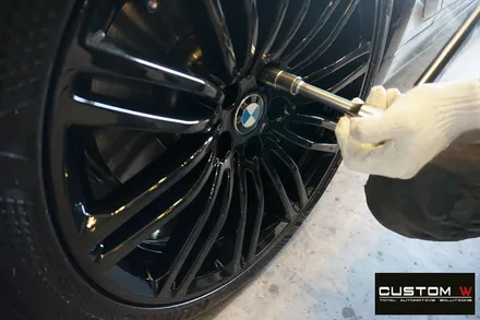BMW G30 530i 664M 휠 상처 수리 후,블랙유광 휠도색.커스텀W / 용인 처인구