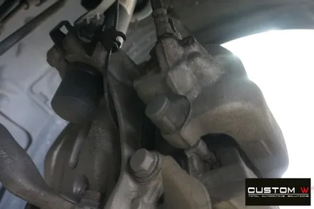 BMW 320i 휠 상처 수리 후, 블랙유광 휠도색 그리고 부식 녹 제거 후,캘리퍼 도색. / 용인 처인구