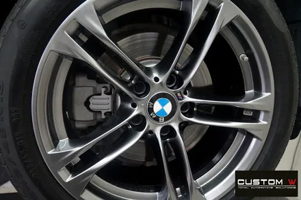 BMW F10 520D M 에어로 다이나믹 프로 휠 상처 수리 후, 고스트 크롬 휠도색 그리고 블루 캘리퍼 도색. / 용인 처인구