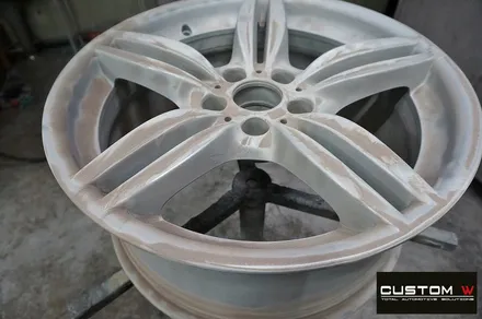 BMW F10 535d 휠 상처 수리 후 고스트 크롬 휠도색 + 부식 제거 후 블루 캘리퍼 도색 / 용인 처인구
