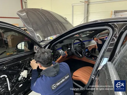 벤츠 W223 S350D  숏바디 액티브앰비언트라이트, 부메스터 전동트위터 장착. / 용인 처인구