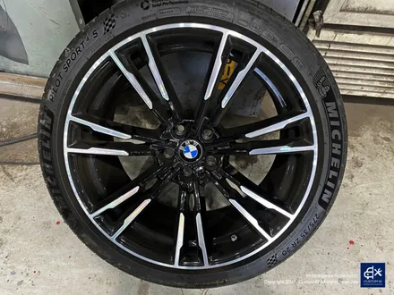 BMW F90 M5 706M 휠수리 후 블랙유광 휠도색 / 용인 처인구