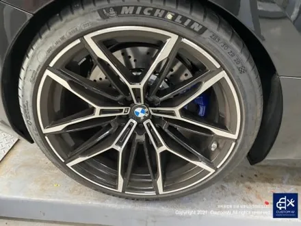 BMW G87 M2 930M 블랙 유광 휠도색 + 레드 캘리퍼 도색 커스텀W에 자주 입고되는 포켓 머신~~! / 용인 처인구