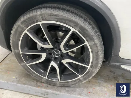 벤츠 GLC43 AMG 21인치 휠 상처 수리 후, 블랙 유광 휠 도색 + 건메탈 그레이 캘리퍼 도색 / 용인 처인구
