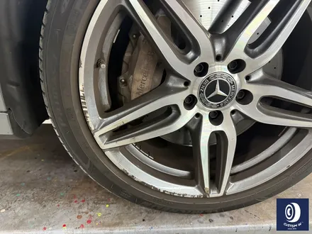 벤츠 W213 E300 AMG 라인 19인치 휠 상처 수리 후, 건메탈 그레이 휠 도색 / 용인 처인구