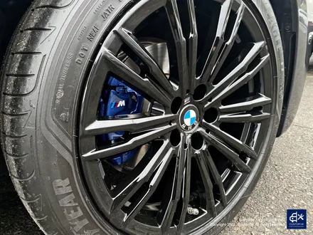 부식도 제거하고...BMW G20 320i 휠수리 후 블랙유광 휠도색 + 블루 캘리퍼 도색 / 용인 처인구