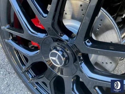 번호판도 장착되지 않은 신차 출고 작업_! / 벤츠 G63AMG 22인치 하이그로시 블랙 (검정 유광) 휠도색 (feat. 센터 휠 캡 주변 부품 모두 포함) / 용인 처인구