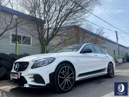 벤츠 C43 AMG 휠 상처 수리 후, 다이아몬드 커팅 가공을 이용한 블랙 폴리시 투톤 휠 커스텀 도색 / 용인 처인구