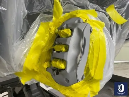 포르쉐 카이엔 20인치 스파이더 휠 상처 수리 후, 블랙 유광 휠도색 + 변색되고 노후된 캘리퍼 깔끔하게 레드 컬러로 도색_! / 용인 처인구