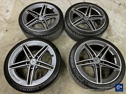 벤츠 A45 AMG 휠수리 후 블랙유광 휠도색 + 카본 세라믹 골드 캘리퍼 도색 / 용인 처인구