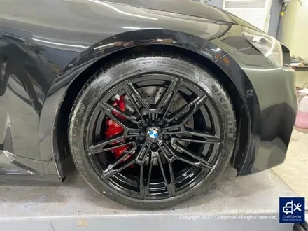 BMW G87 M2 930M 블랙 유광 휠도색 + 레드 캘리퍼 도색 커스텀W에 자주 입고되는 포켓 머신~~! / 용인 처인구