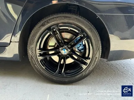 BMW F10 520d M 에어로다이나믹 프로 휠 상처 수리 후, 블랙 유광 휠도색 그리고 부식 많고 분진 고착된 지저분한  캘리퍼도 깔끔하게 환골탈태_! 블루 캘리퍼 도색까지~! / 용인 처인구