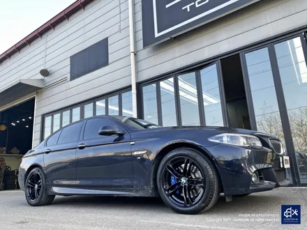 BMW F10 530d 박리 후 블랙유광 휠도색 + 분진 제거 후 블루 캘리퍼 도색 / 용인 처인구