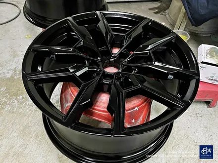 BMW i4 M50 기존 도색 제거 약품 박리 후, 블랙 폴리시 휠 + 블루 캘리퍼 도색 / 용인 처인구