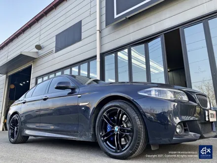 BMW F10 530d 박리 후 블랙유광 휠도색 + 분진 제거 후 블루 캘리퍼 도색 / 용인 처인구