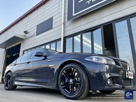 BMW F10 530d 박리 후 블랙유광 휠도색 + 분진 제거 후 블루 캘리퍼 도색 / 용인 처인구