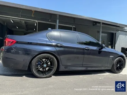 BMW F10 520d M 에어로다이나믹 프로 휠 상처 수리 후, 블랙 유광 휠도색 그리고 부식 많고 분진 고착된 지저분한  캘리퍼도 깔끔하게 환골탈태_! 블루 캘리퍼 도색까지~! / 용인 처인구