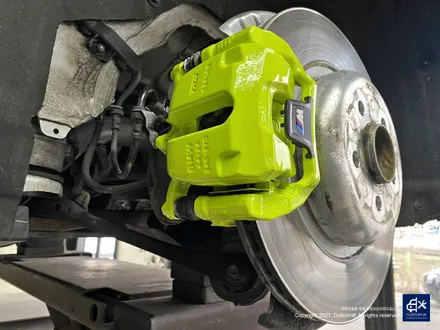 BMW X6 M50d 747M 22인치 블랙유광 휠도색 + 애시드 그린 캘리퍼 도색 / 용인 처인구