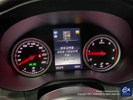 타 업체 잘못된 수리 도색 이력이 있는 벤츠 GLC220D 제거 후, 블랙 유광 휠도색 재작업 + 지저분한 캘리퍼 고착된 분진 및 부식 제거 후, 캘리퍼 도색 / 용인 처인구