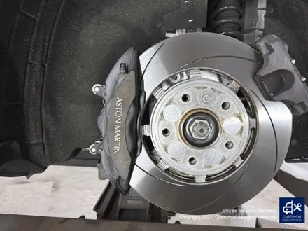 휠 수리 도색 불량 / BMW M4 763M 타 업체 잘못된 휠도색 약품 박리 / 페인트 제거 후, 사틴 블랙 휠 도색 재작업 + 카본 세라믹 골드 캘리퍼 도색 / 용인 처인구