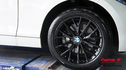 여성이 타기에도 딱 좋은 BMW 118D차량의 블랙유광 휠도색. / 용인 처인구