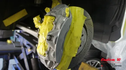 벤츠 AMG 라면 스포티한 블랙 휠과 레드 캘리퍼 조합을! 벤츠 GLE 63 AMG 블랙유광 휠도색, 레드 캘리퍼도색 작업기. / 용인 처인구