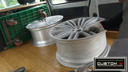 BMW G30 530d 맷블랙 휠을 블랙유광 휠도색으로 새롭게 만들어드렸습니다. / 용인 처인구