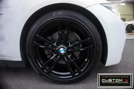 BMW F30 320D M팩  441M  휠 블랙유광 휠도색. / 용인 처인구