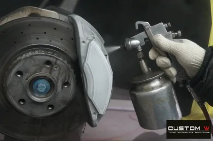 벤츠 C200 AMG 라인 다이아몬드 컷팅 휠 상처 수리 후, 휠 복원 그리고 레드 캘리퍼 도색 작업까지.! / 용인 처인구