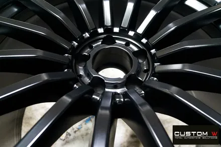 벤츠 GT43 AMG 기존 잘못된 수리 도색 이력 약품 박리 후 블랙 실버 투톤 무광 휠도색 + 카본 세라믹 골드 캘리퍼 도색 / 용인 처인구