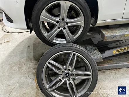 살려야 한다...벤츠 E200 휠수리 후 블랙유광 휠도색 / 용인 처인구