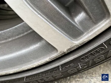 BMW F10 520d 19인치 휠수리 후 블랙유광 휠도색 + 레드 캘리퍼 도색 / 용인 처인구