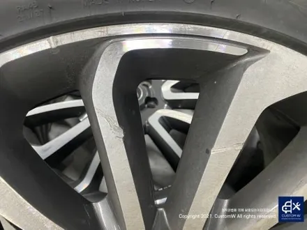 수리 불가 판정 휠 우여곡절 끝에 결국 살렸습니다_! 타 업체 잘못된 휠 수리 이력이 있는 레인지로버 보그 22인치 바람개비 휠 다이아몬드 커팅 복원. (feat. 살려는 드릴게) / 용인 처인구