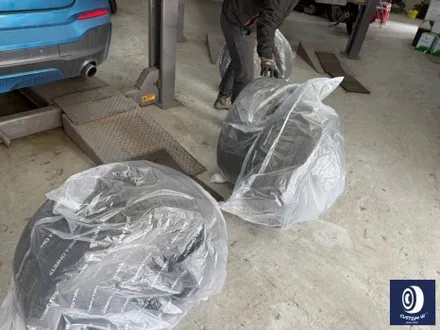 BMW F26 X4 M40i 도장면 벗겨짐 접착력 +  내구성 불량 / 약품 박리 후, 블랙 유광 휠도색 + 부식 제거 후, 레드 캘리퍼 도색 / 용인 처인구