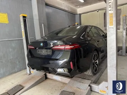 신차 출고 작업 / 미등록 차량 BMW G60 530i 하이그로시 블랙 (검정유광)  휠도색 + 레드 캘리퍼 도색 (feat. 늘 하던 대로~! 입출고 과정 공유) / 용인 처인구