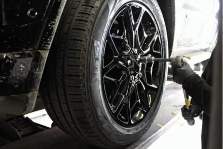 21년식 지프(JEEP) 그랜드 체로키 휠 상처 수리 후 블랙유광 휠도색 / 용인 처인구