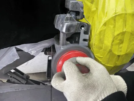 휠, 캘리퍼 모두 새 옷을 입히자! BMW 320i 휠수리 후 블랙유광 휠도색 + 블루 캘리퍼 도색 / 용인 처인구