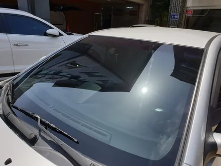 군포솔라가드썬팅재작업(의왕썬팅군포썬팅안양썬팅)상단군포네비매립_아반떼HD 차량 여름준비 솔라가드열차단썬팅 및 안전운전길잡이 상단네비매립 시공기 입니다!