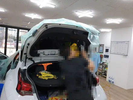 군포솔라가드썬팅(안양의왕썬팅)재시공_벨로스터N 차량에 솔라가드의 에메랄드빛 고급스러움을 입히다.